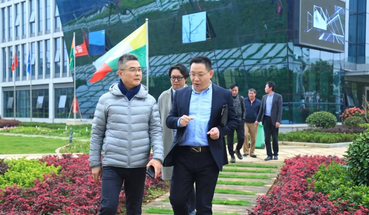 新闻通稿：著名京剧表演艺术家张建国一行来汉交流 共叙情谊话发展